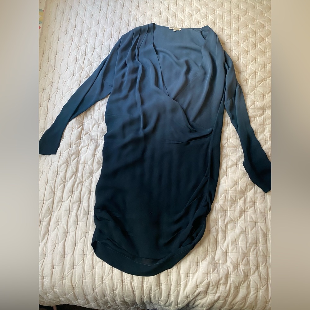 Women’s Ombré long sleeved dress, size large